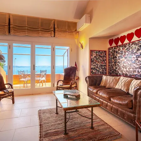 - Unique Maison *